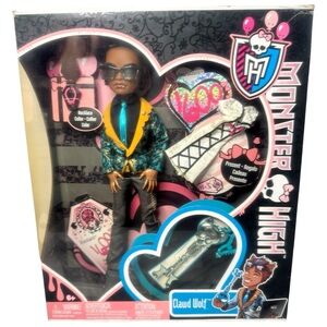 Monster High SWEET 1600 CLAWD WOLF 2011 BNIB *Slight Damage*